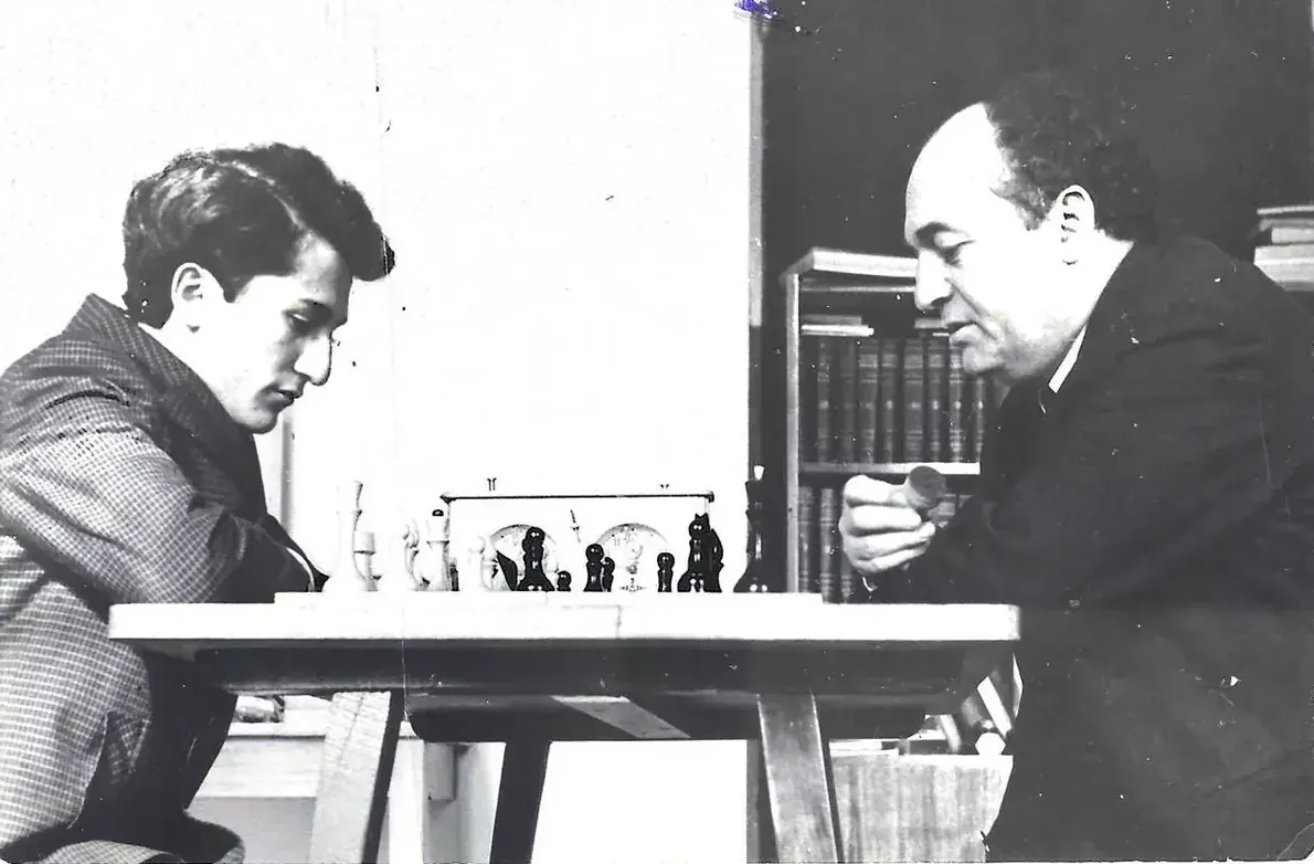 Tigran Gyozalyan playing a tournament game against Artsrun Sargsyan